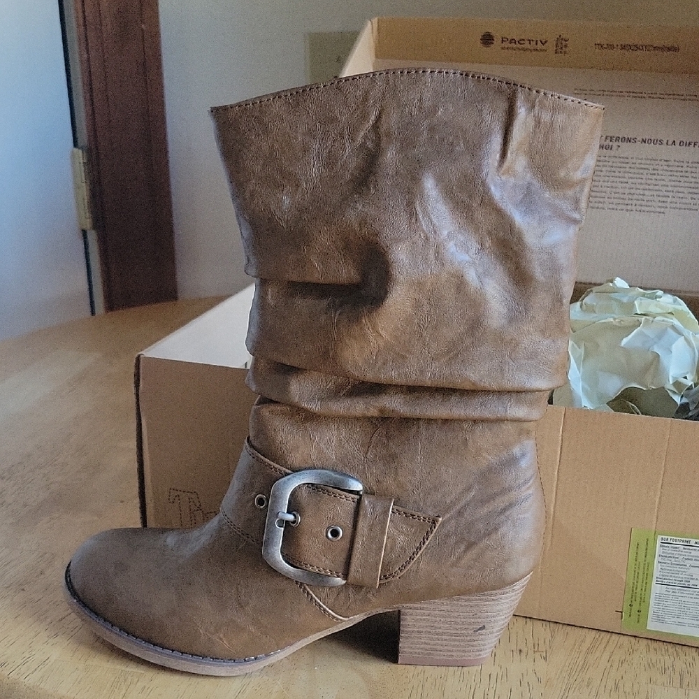 MIA Brown Heeled Boots with Casual Slouch - Picture 3 of 8